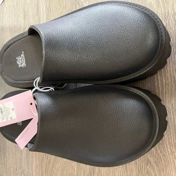 Women's Black Brooke Mules Size 6.5 NWT - Picture 3 of 6